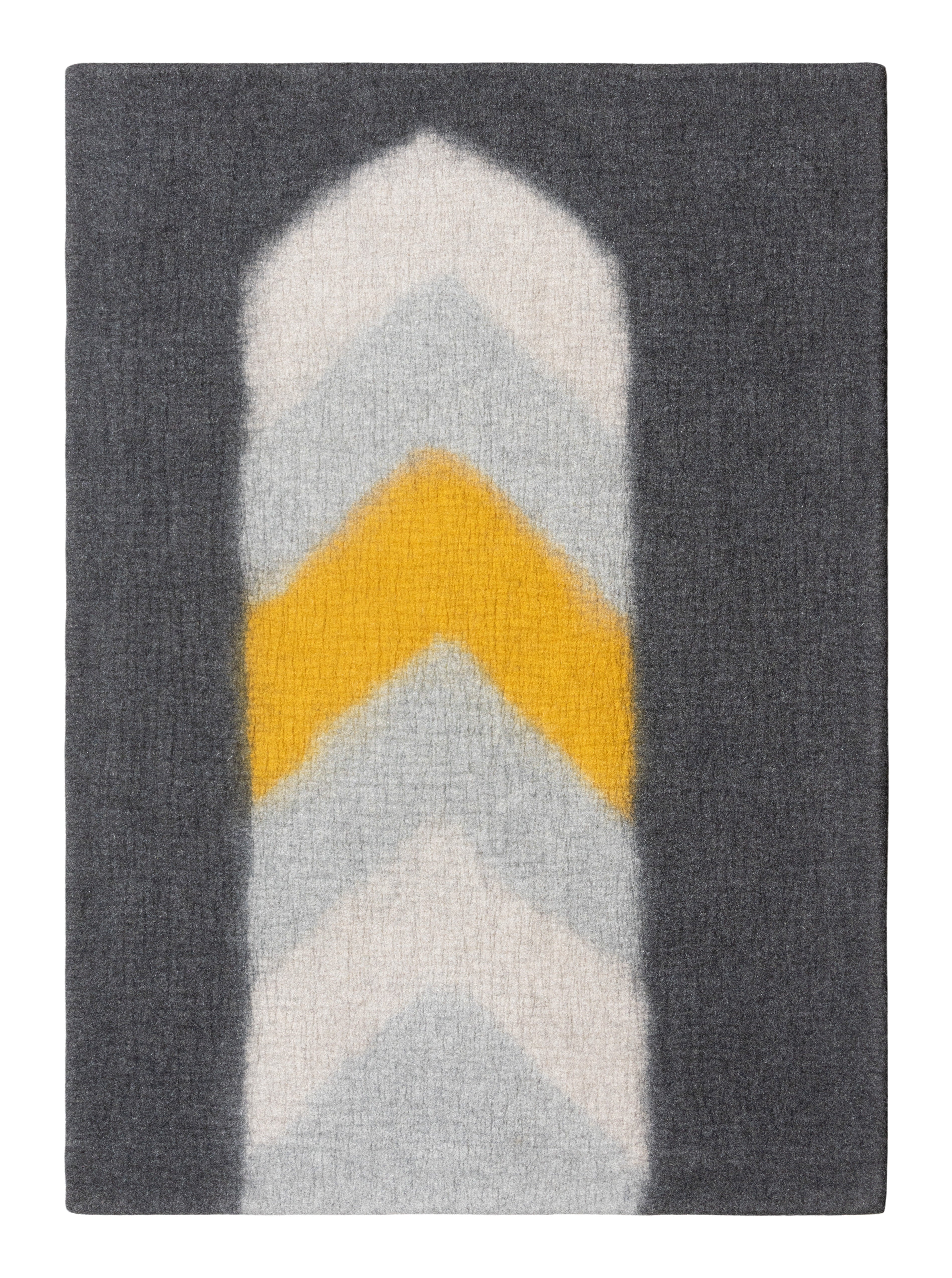 Prayer Rug 5' x 7'