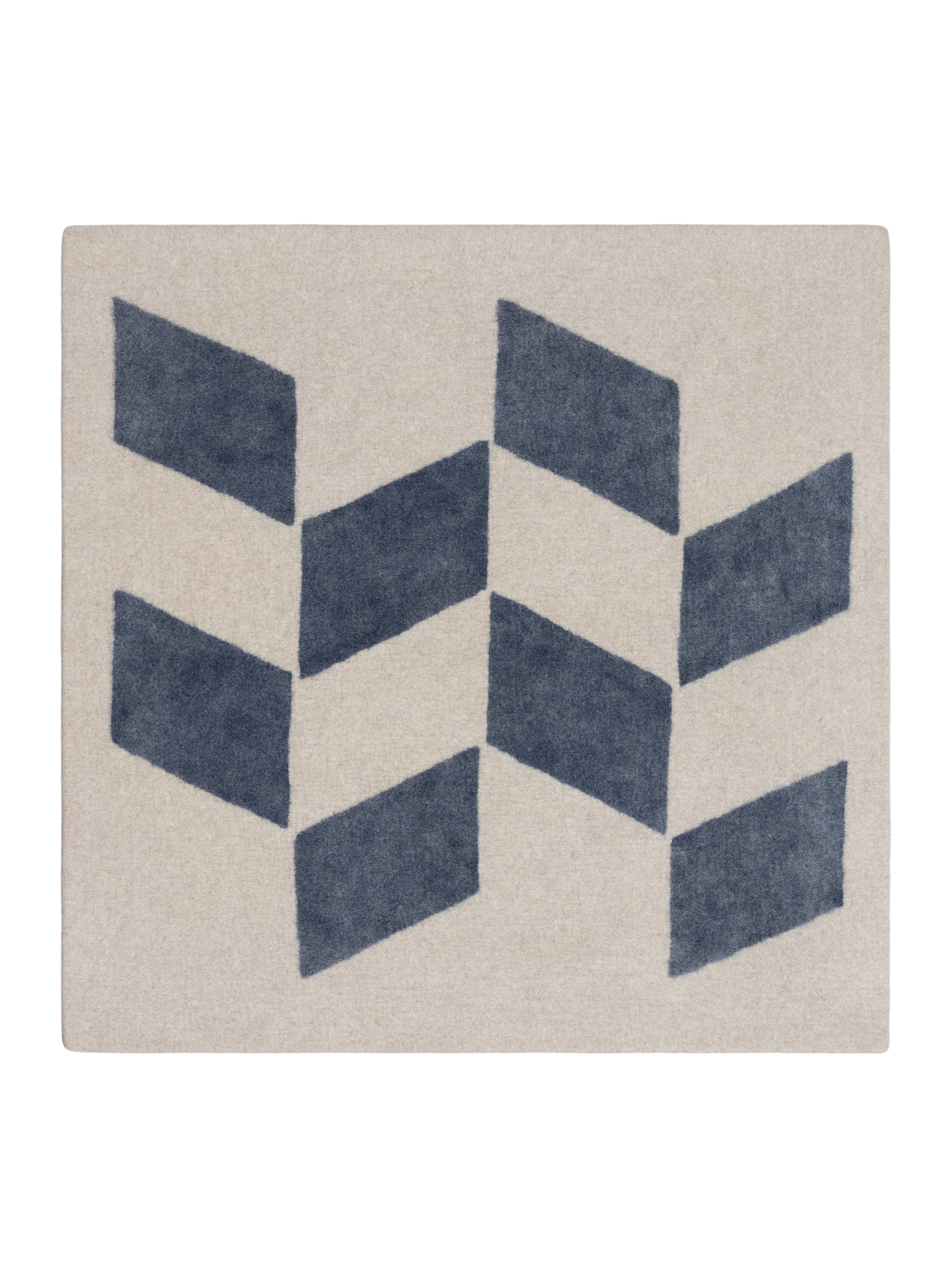 Barr Rug 7' x 7'