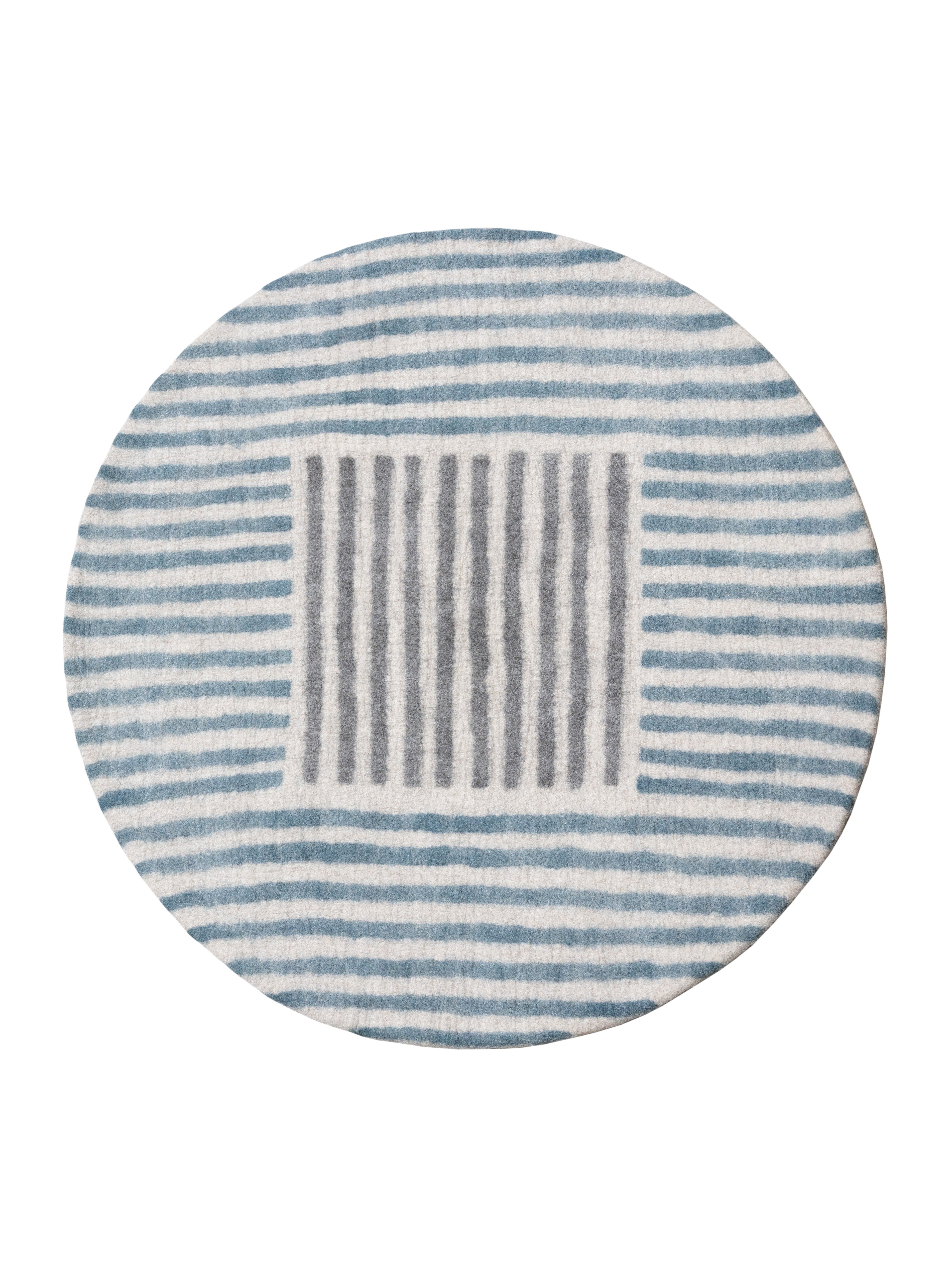 Shield Rug 5.5'
